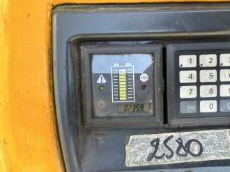 Použité vysokozdvižné vozíky JUNGHEINRICH EJE 220 R Baujahr 2014/ Stunden 2359 / Rampenhub WEITERE NIEDERHUBWAGENDEICHSEL (13000579)