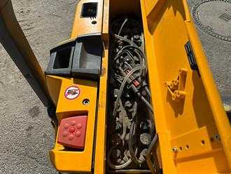 Použité vysokozdvižné vozíky JUNGHEINRICH EJE C20 ELEKTRO NIEDERHUBWAGENDEICHSEL (13071450)