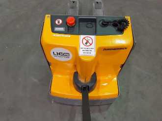 Použité vysokozdvižné vozíky JUNGHEINRICH EJE M13 G 115 54 ELEKTRO NIEDERHUBWAGENDEICHSEL (13072263)