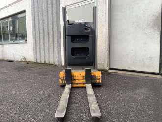 Použité vysokozdvižné vozíky JUNGHEINRICH EKS 110 L 100 E ELEKTRO NIEDERHUBKOMMISSIONIERER (13064820)