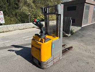 Použité vysokozdvižné vozíky JUNGHEINRICH ERC 214 - 430DZ ELEKTRO HOCHHUBWAGENFAHRERSTAND (13071449) backdrop