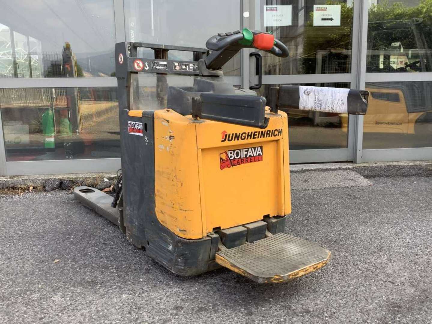 Použité vysokozdvižné vozíky JUNGHEINRICH ERD 220 ELEKTRO HOCHHUBWAGENFAHRERSTAND (12969371)