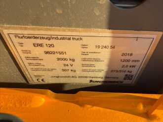 Použité vysokozdvižné vozíky JUNGHEINRICH ERE 120 Baujahr 2019 Akku 2019 Ladegerät Intergriert ELEKTRO NIEDERHUBKOMMISSIONIERER (13076480)