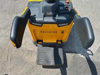 Použité vysokozdvižné vozíky JUNGHEINRICH ERE 120 ELEKTRO NIEDERHUBWAGENFAHRERSTAND (13061156)