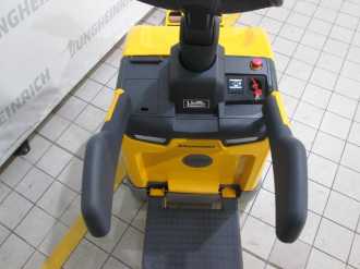 Použité vysokozdvižné vozíky JUNGHEINRICH ERE 120 G 115-54 Li-ion ELEKTRO NIEDERHUBWAGENFAHRERSTAND (13014517)