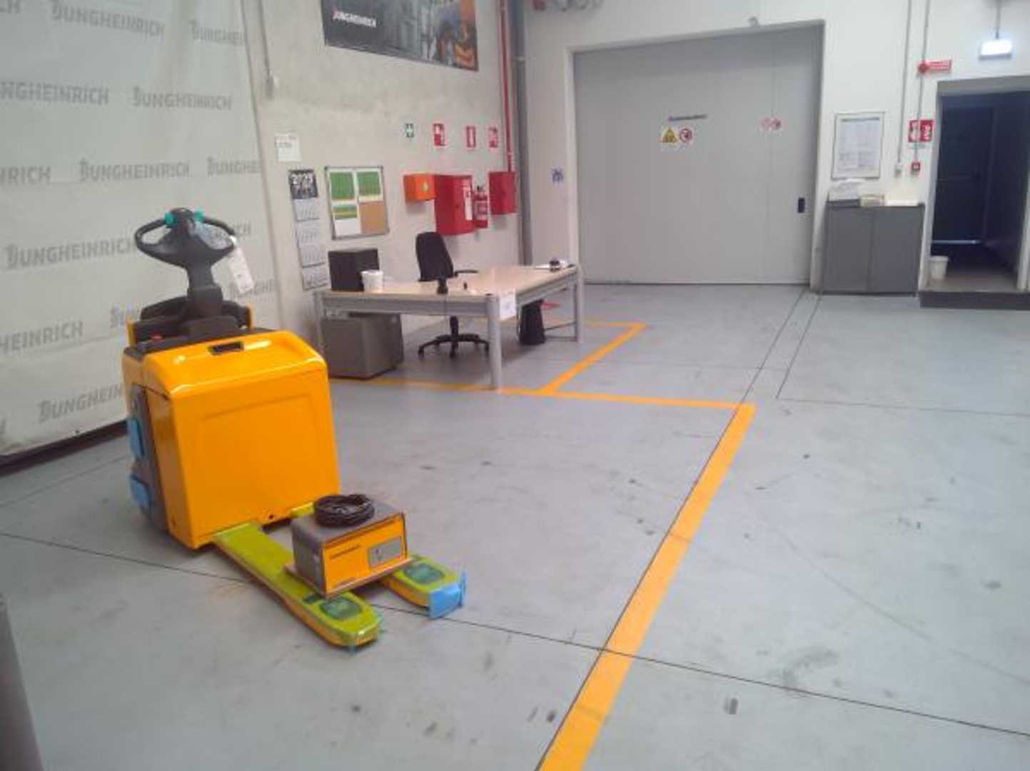 Použité vysokozdvižné vozíky JUNGHEINRICH ERE 120 KP 115-54 ELEKTRO NIEDERHUBWAGENFAHRERSTAND (13015233)