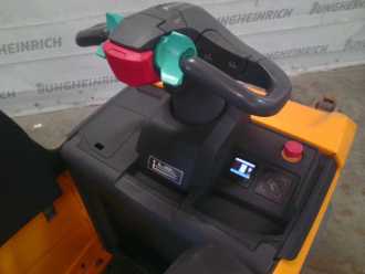 Použité vysokozdvižné vozíky JUNGHEINRICH ERE 120 Li- Ion ELEKTRO NIEDERHUBWAGENFAHRERSTAND (13072252)