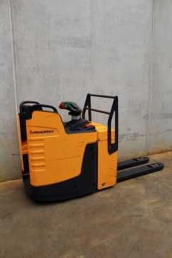 Použité vysokozdvižné vozíky JUNGHEINRICH ERE 225 ELEKTRO NIEDERHUBWAGENSEMIELEKTRISCH (13012467)