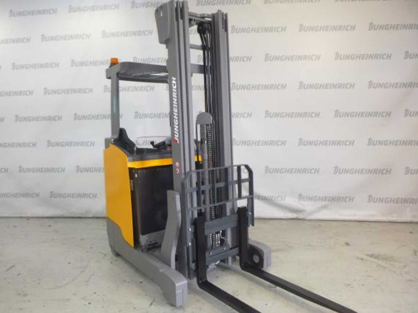 Použité vysokozdvižné vozíky JUNGHEINRICH ETV 112 SP E GE 115 620 DZ ELEKTRO SCHUBMASTSTAPLER (13053589)