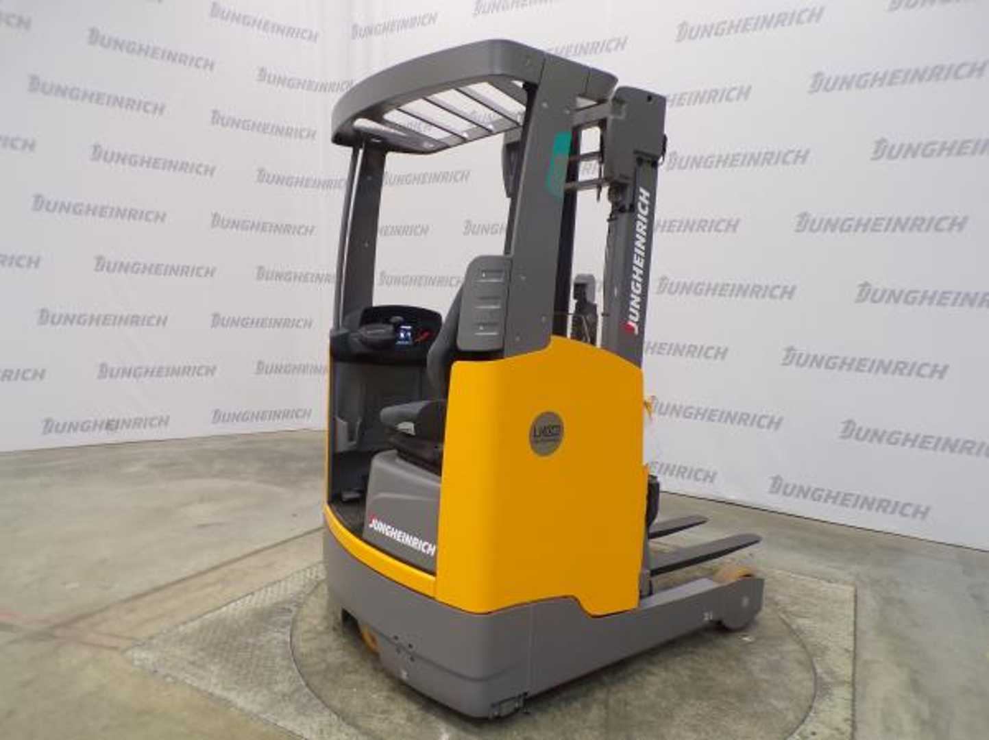 Použité vysokozdvižné vozíky JUNGHEINRICH ETV 214 Li MP E GE 115 530 DZ ELEKTRO SCHUBMASTSTAPLER (12997886)