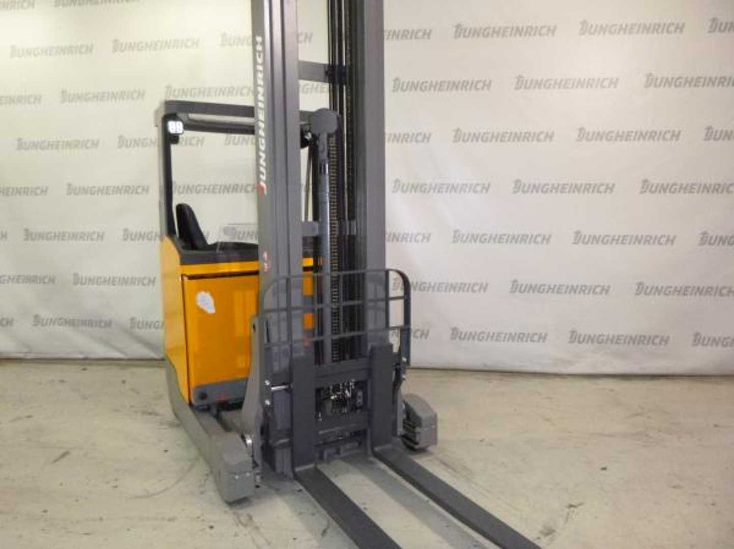 Použité vysokozdvižné vozíky JUNGHEINRICH ETV 214 MP DL GE 115 800 DZ ELEKTRO SCHUBMASTSTAPLER (13052718)