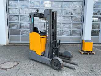 Použité vysokozdvižné vozíky JUNGHEINRICH ETV C16 / Triplex 5.72m / SS / nur 3.112h / 2016 DIESEL SCHUBMASTSTAPLER (13054136)