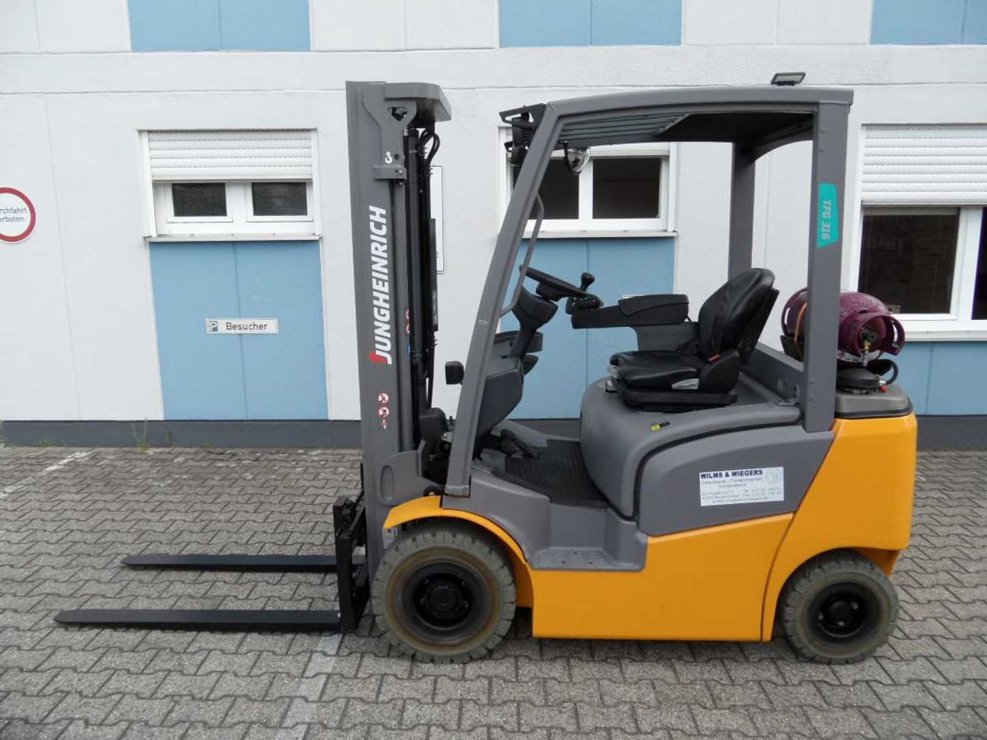 Použité vysokozdvižné vozíky JUNGHEINRICH TFG 316 - weiße Reifen - Freihub GAS VIERRADFRONTSTAPLER (13053185)