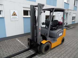 Použité vysokozdvižné vozíky JUNGHEINRICH TFG 316 - weiße Reifen - Freihub GAS VIERRADFRONTSTAPLER (13053185)