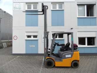 Použité vysokozdvižné vozíky JUNGHEINRICH TFG 316 - weiße Reifen - Freihub GAS VIERRADFRONTSTAPLER (13053185)