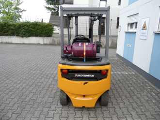 Použité vysokozdvižné vozíky JUNGHEINRICH TFG 316 - weiße Reifen - Freihub GAS VIERRADFRONTSTAPLER (13053185)
