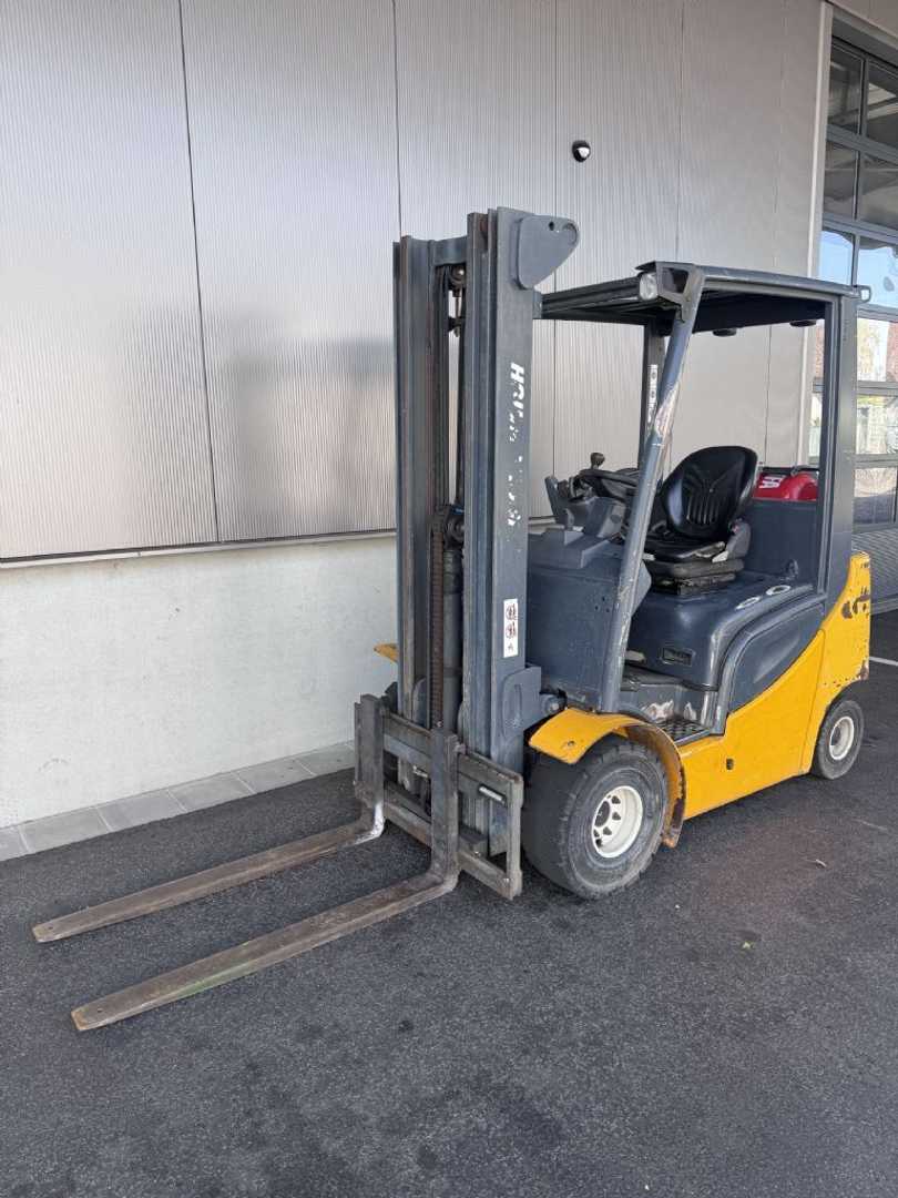 Použité vysokozdvižné vozíky JUNGHEINRICH TFG 316S Triplex GAS VIERRADFRONTSTAPLER (13064162)