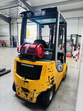 Použité vysokozdvižné vozíky JUNGHEINRICH TFG 316S Triplex GAS VIERRADFRONTSTAPLER (13074162)