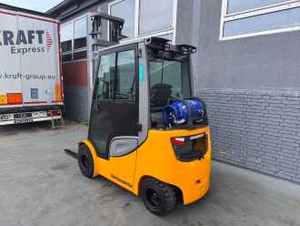 Použité vysokozdvižné vozíky JUNGHEINRICH TFG 320s Baujahr 2016 / Stunden 5356/ HH 6,5M TOP ZUSTAND GAS VIERRADFRONTSTAPLER (13056705)