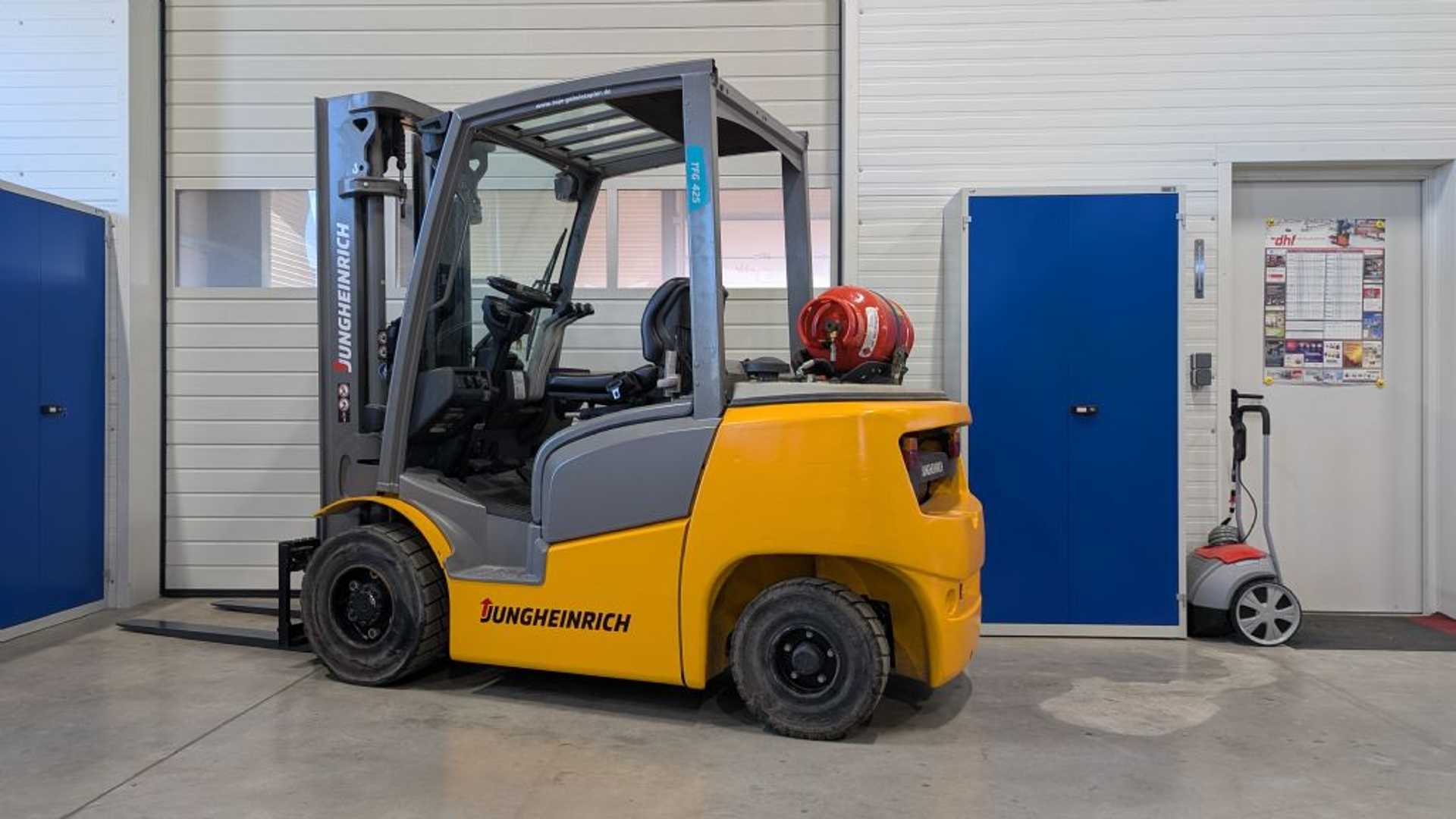Použité vysokozdvižné vozíky JUNGHEINRICH TFG 425 GE115-500DZ GAS VIERRADFRONTSTAPLER (13065148)