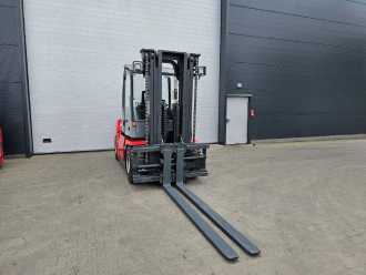 Použité vysokozdvižné vozíky KALMAR DCE60-6 - TRIPLEX DIESEL VIERRADFRONTSTAPLER (12916214)