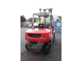 Použité vysokozdvižné vozíky KOMATSU FD35T-7 DIESEL VIERRADFRONTSTAPLER (13065091)