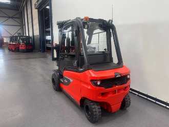 Použité vysokozdvižné vozíky LINDE 1252 E 35 L-01 ELEKTRO VIERRADFRONTSTAPLER (13076434)