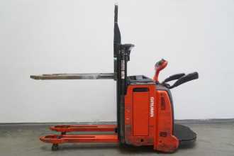 Použité vysokozdvižné vozíky LINDE D 12 HP AP 133 ELEKTRO HOCHHUBWAGENFAHRERSTAND (13018953)