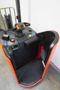 Použité vysokozdvižné vozíky LINDE D 12 SP ION 133 ELEKTRO HOCHHUBWAGENFAHRERSTAND (12991994)