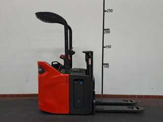 Použité vysokozdvižné vozíky LINDE D12 HP SP : 1,2t / 2t(1161-00) ELEKTRO HOCHHUBWAGENDEICHSEL (13059402) backdrop
