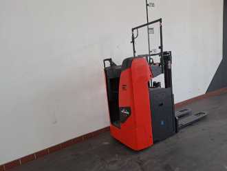 Použité vysokozdvižné vozíky LINDE D12 S - 770mm (1164-03) ELEKTRO HOCHHUBWAGENFAHRERSTAND (13036488)