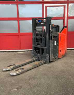 Použité vysokozdvižné vozíky LINDE D14SP ELEKTRO HOCHHUBWAGENDEICHSEL (13071973) backdrop