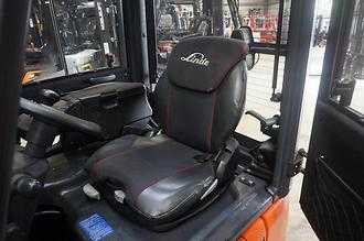 Použité vysokozdvižné vozíky LINDE E 12-02 - 2019er ELEKTRO DREIRADFRONTSTAPLER (13071186)