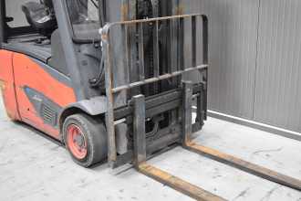Použité vysokozdvižné vozíky LINDE E 14 - 02 /58647/ ELEKTRO DREIRADFRONTSTAPLER (13074551)