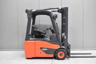 Použité vysokozdvižné vozíky LINDE E 16 C - 02 /57336/ ELEKTRO DREIRADFRONTSTAPLER (13049955)