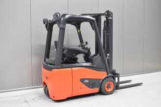 Použité vysokozdvižné vozíky LINDE E 16 C - 02 /58216/ ELEKTRO DREIRADFRONTSTAPLER (13053793)