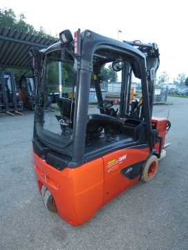 Použité vysokozdvižné vozíky LINDE E 16 ELEKTRO DREIRADFRONTSTAPLER (13076057)