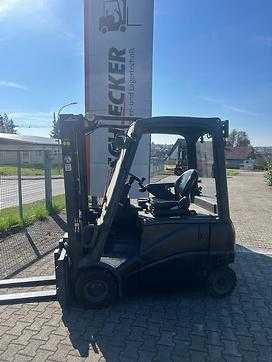 Použité vysokozdvižné vozíky LINDE E 18PH-01 ELEKTRO VIERRADFRONTSTAPLER (12558268)