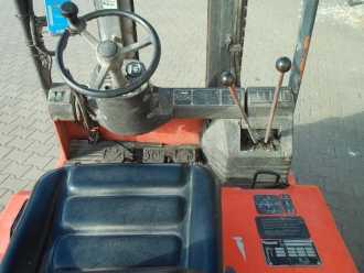 Použité vysokozdvižné vozíky LINDE E 20 / 325 ELEKTRO VIERRADFRONTSTAPLER (13070922)