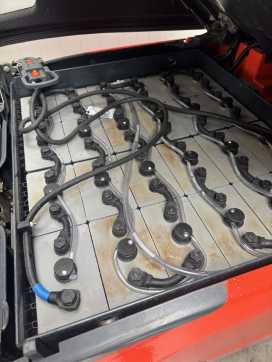 Použité vysokozdvižné vozíky LINDE E 20 PL-02 EVO Kabine Batterie Bj.23 ELEKTRO VIERRADFRONTSTAPLER (13075896)