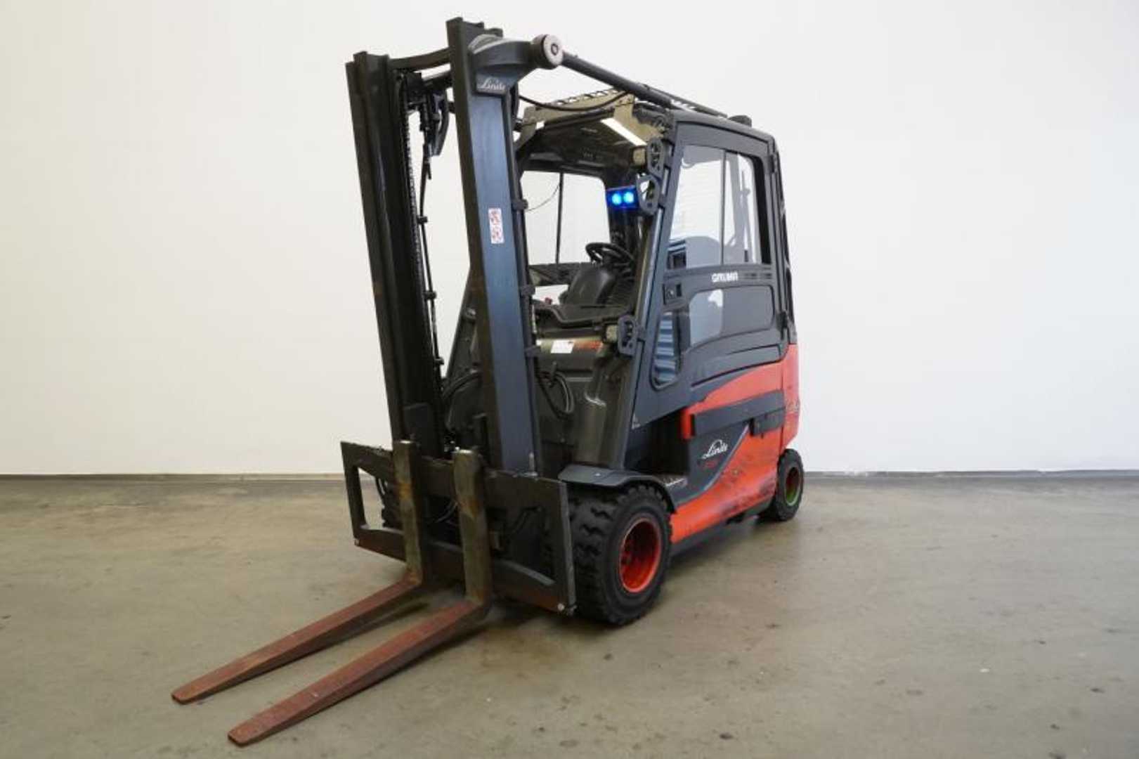 Použité vysokozdvižné vozíky LINDE E 35 HL 387 ELEKTRO VIERRADFRONTSTAPLER (12990074)