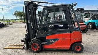 Použité vysokozdvižné vozíky LINDE E 40HL 01 - 600  ELEKTRO VIERRADFRONTSTAPLER (13074620) backdrop