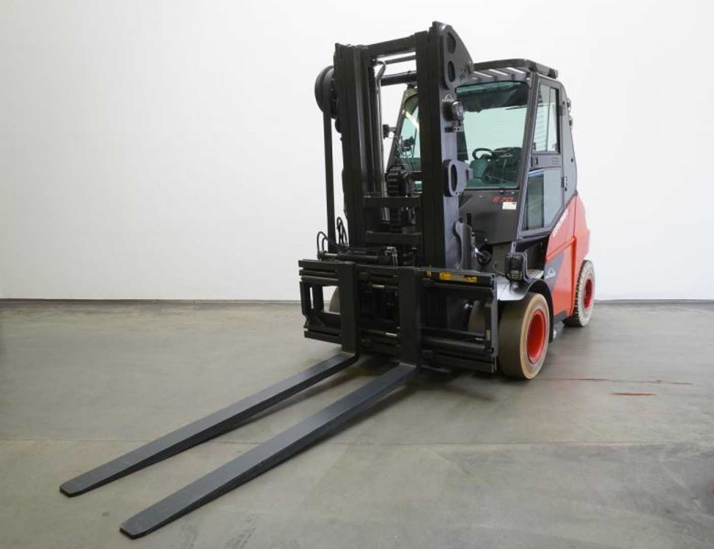 Použité vysokozdvižné vozíky LINDE E 70 1279 ELEKTRO VIERRADFRONTSTAPLER (13039575)