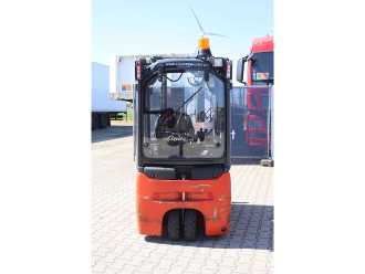 Použité vysokozdvižné vozíky LINDE E12-01 ELEKTRO VIERRADFRONTSTAPLER (13041356)