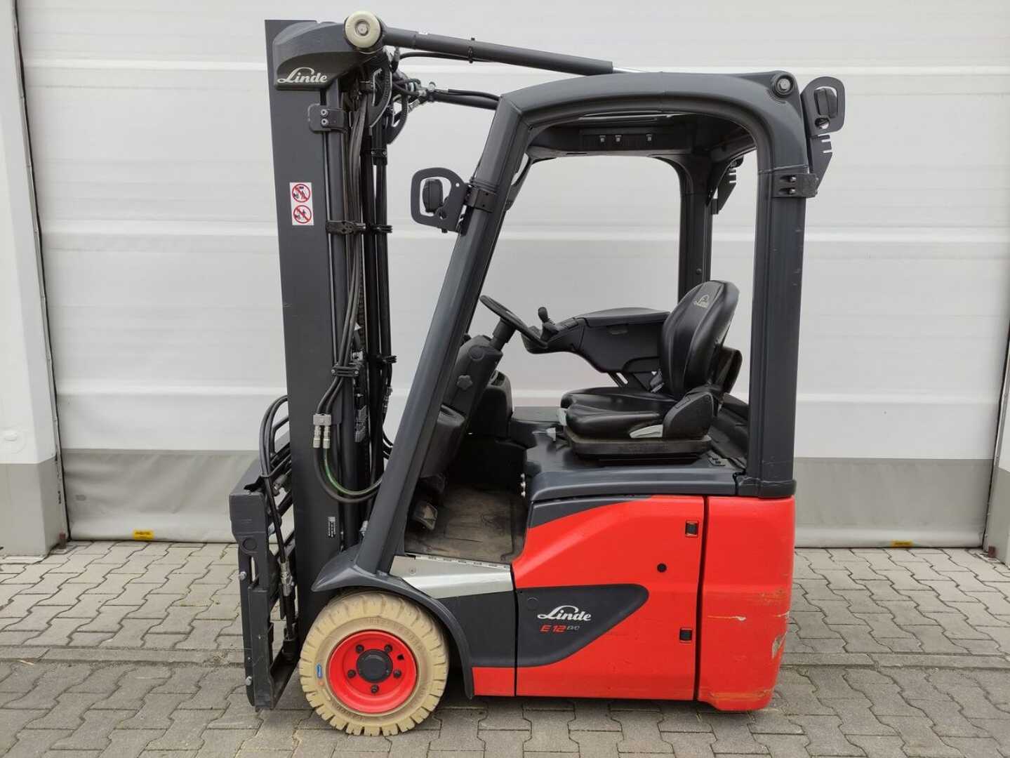Použité vysokozdvižné vozíky LINDE E12-02/386 EVO ELEKTRO VIERRADFRONTSTAPLER (13042619)