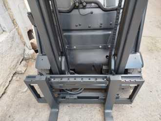 Použité vysokozdvižné vozíky LINDE E12-02 Litio ELEKTRO DREIRADFRONTSTAPLER (13072727)