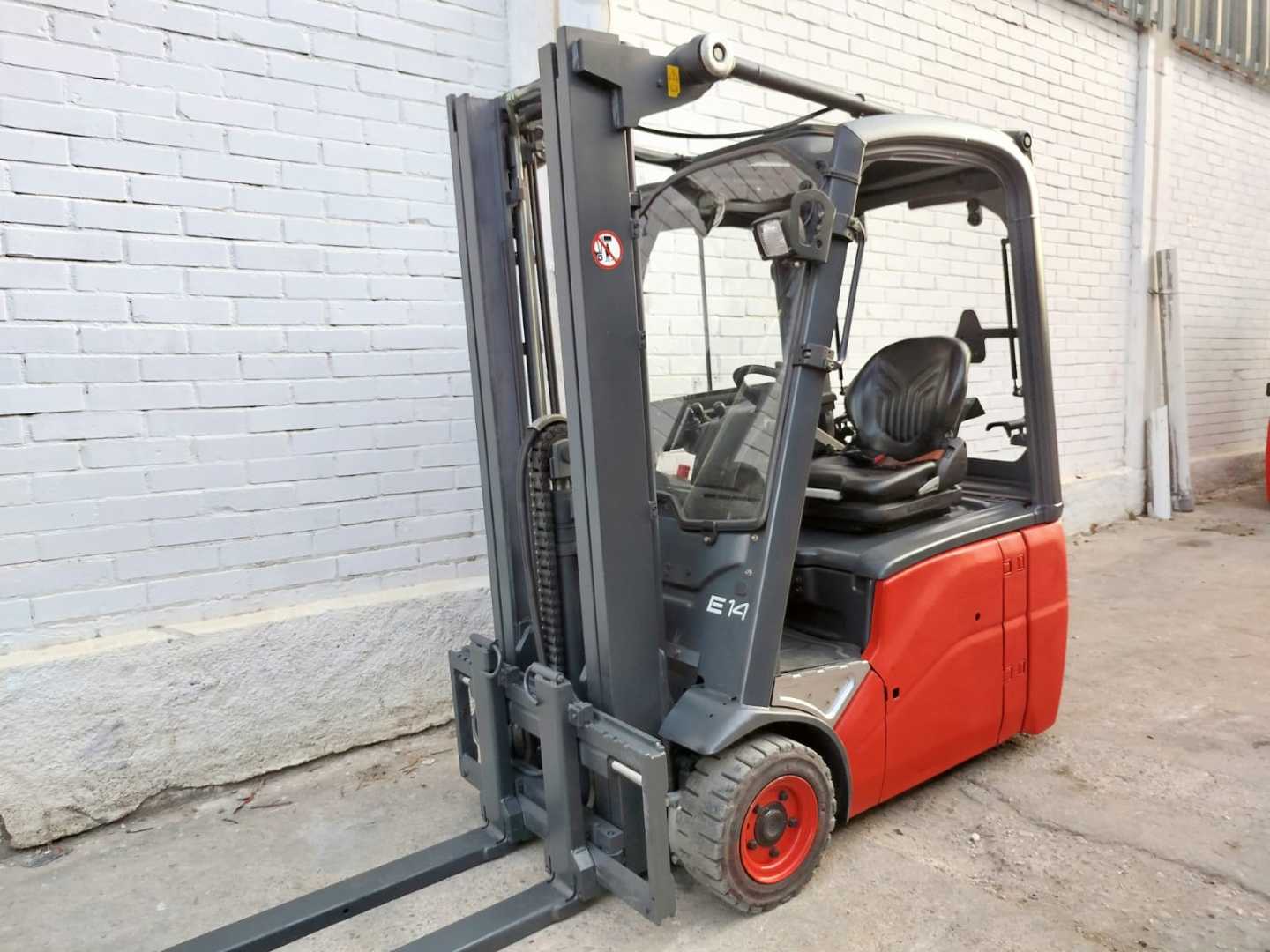 Použité vysokozdvižné vozíky LINDE E14-01 ELEKTRO DREIRADFRONTSTAPLER (13066115)