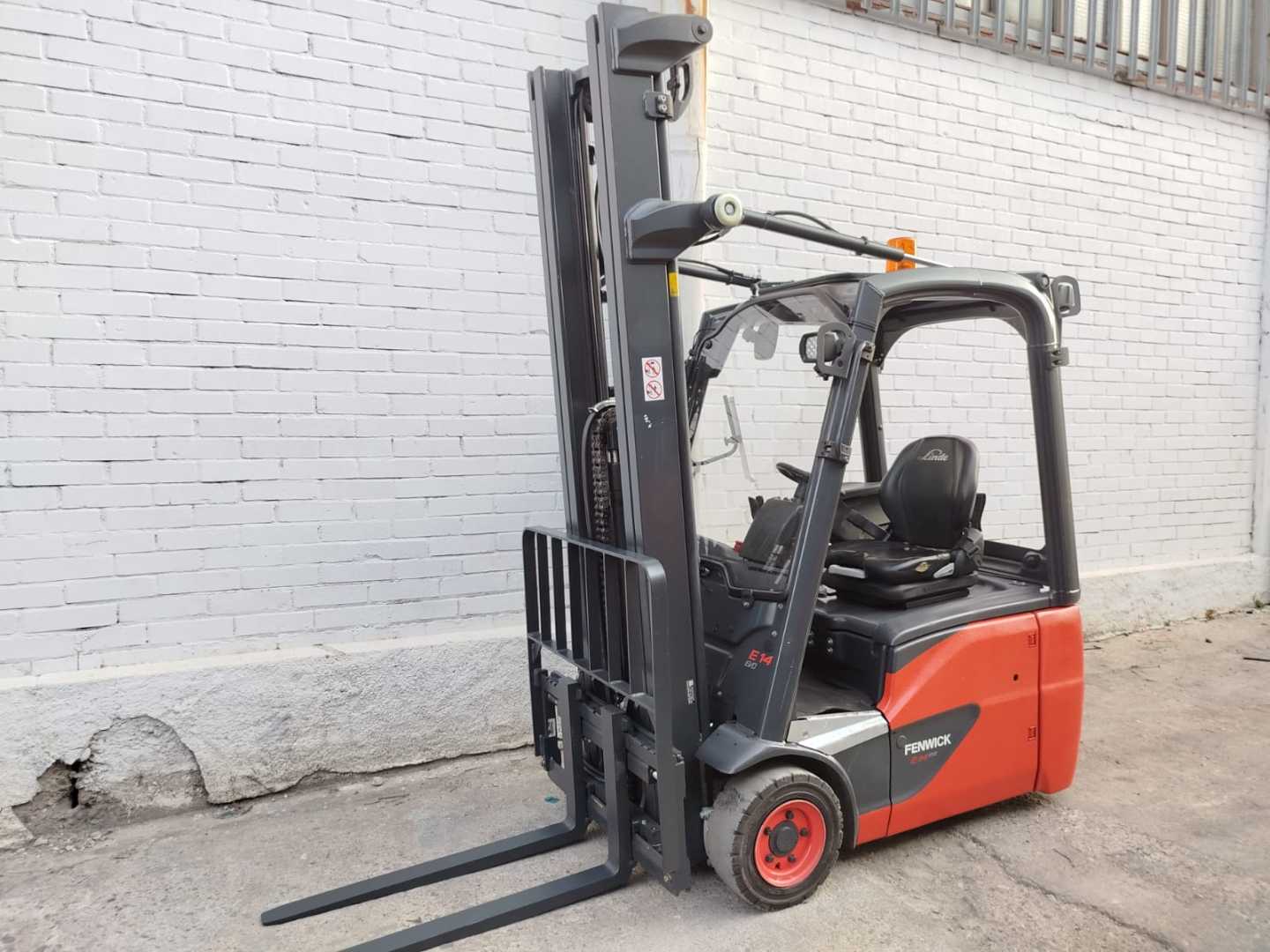 Použité vysokozdvižné vozíky LINDE E14-02 EVO ELEKTRO DREIRADFRONTSTAPLER (13067394)