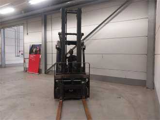 Použité vysokozdvižné vozíky LINDE E15-02 ELEKTRO VIERRADFRONTSTAPLER (13056515)