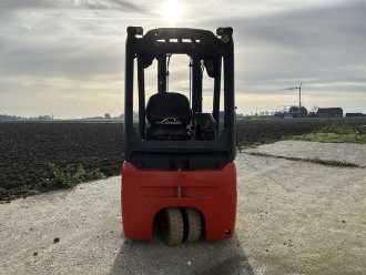 Použité vysokozdvižné vozíky LINDE E16 EVO ELEKTRO DREIRADFRONTSTAPLER (13073396)